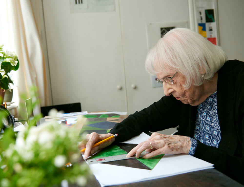 Carmen Herrera creates limited edition prints with ULAE
