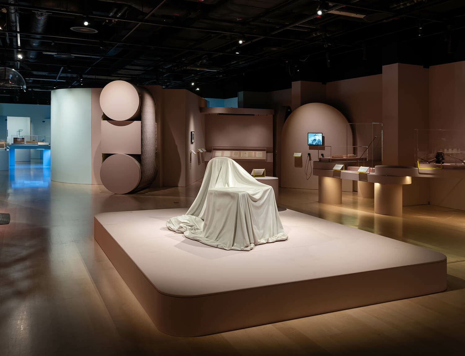 Sculpture by Ryan Gander in 'Play Well' at Wellcome Collection